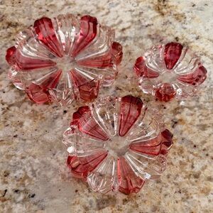 SET OF 3- Hazel Atlas Nesting Galss Ashtrays Cranberry Flash Clear Round